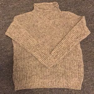 American Eagle - high neck line sweater
